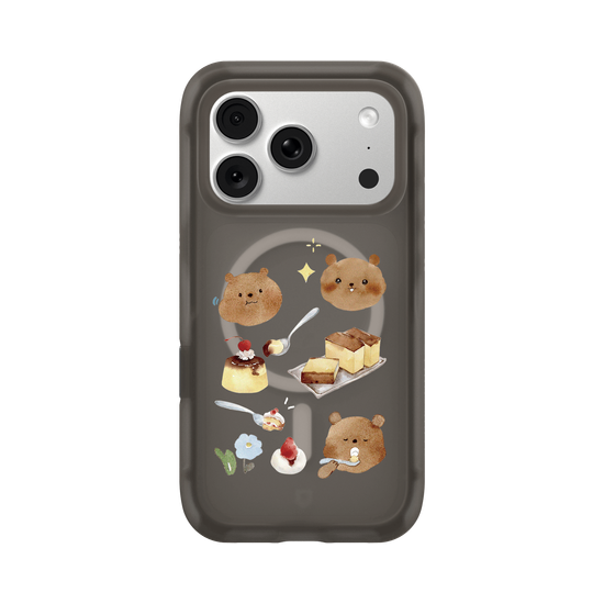 Little bear and desert