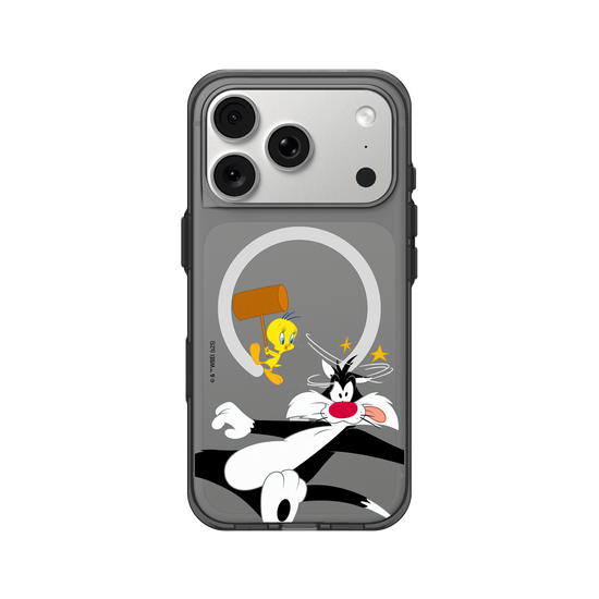 Tweety fights back