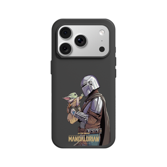 Mandalorian - Mando holding Grogu