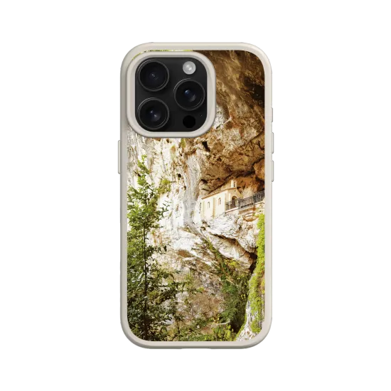 LOOK! Nature Seeks Attention | Europa Mountain | SolidSuit LOOK! Nature Seeks Attention | Europa Mountain | SolidSuit