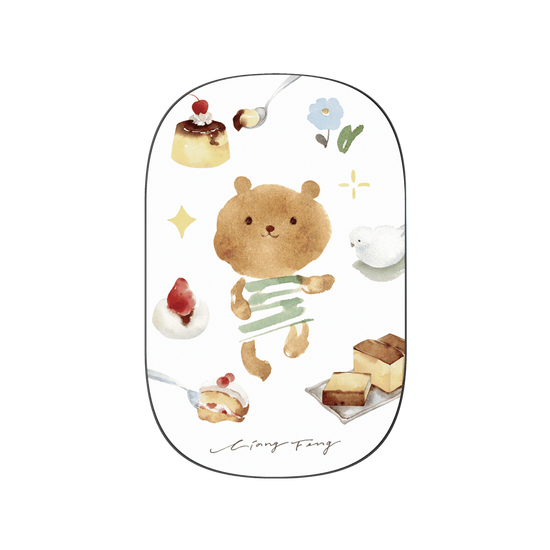 Little bear and desert