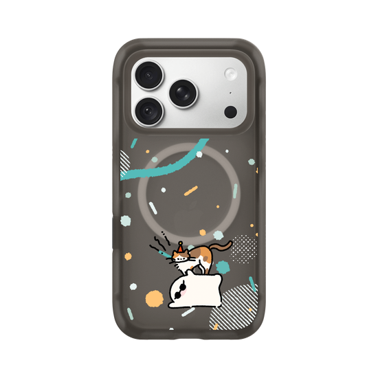 Cats & Ghosts Play Together