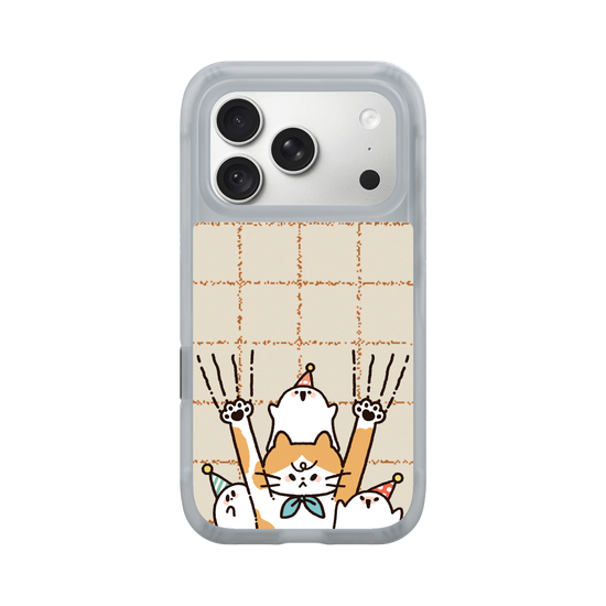Cats & Ghosts Play Together