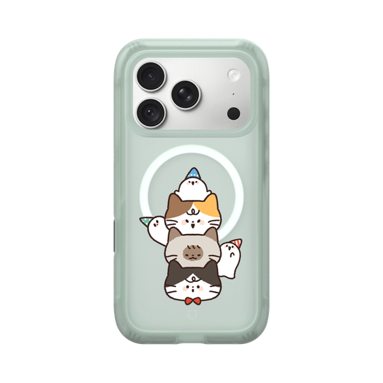 Cats & Ghosts Play Together