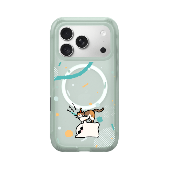 Cats & Ghosts Play Together