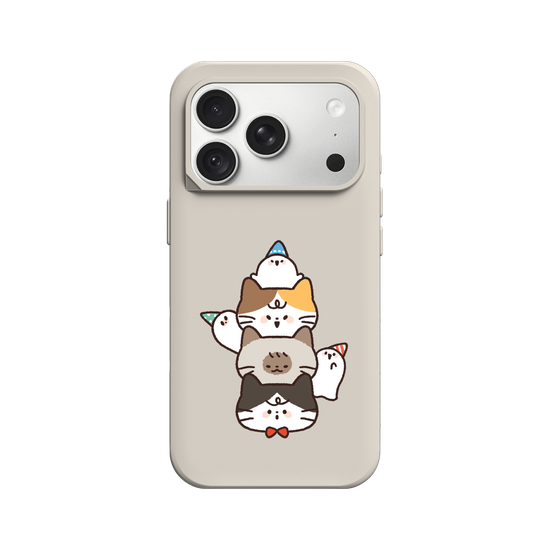Cats & Ghosts Play Together