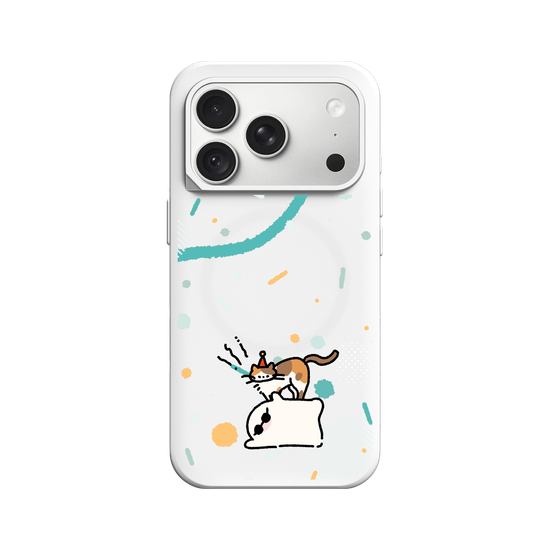Cats & Ghosts Play Together