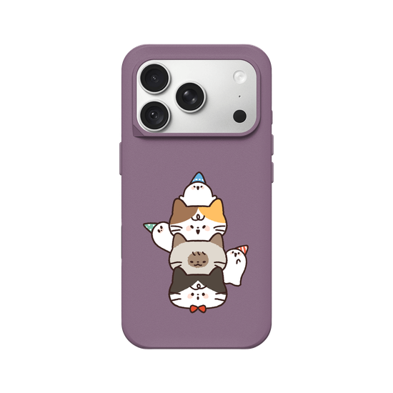 Cats & Ghosts Play Together